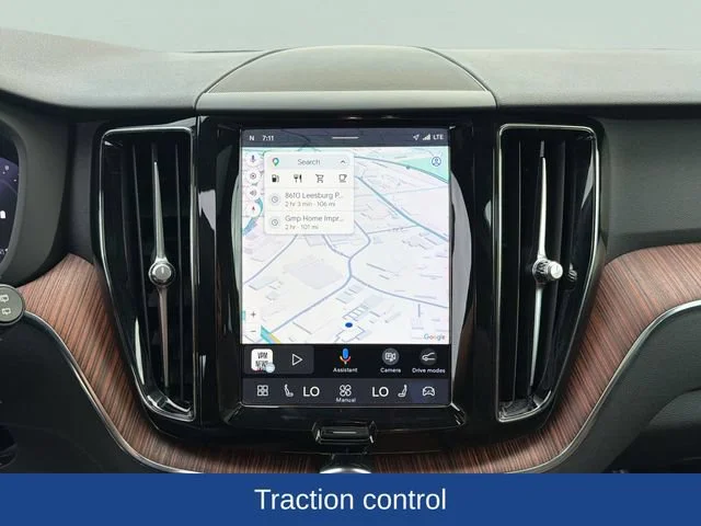 Used 2023  Volvo Plus Bright Theme image 10