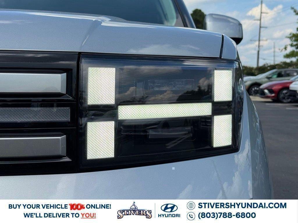 New 2027 Silver Hyundai SEL FWD image 10
