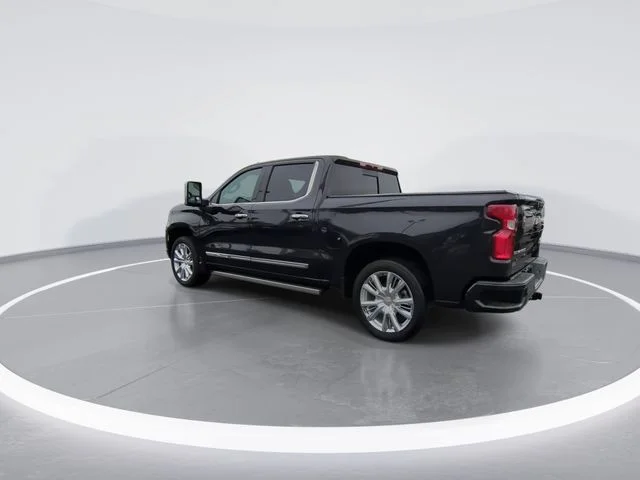 Used 2024 Gray Chevrolet High Country image 6