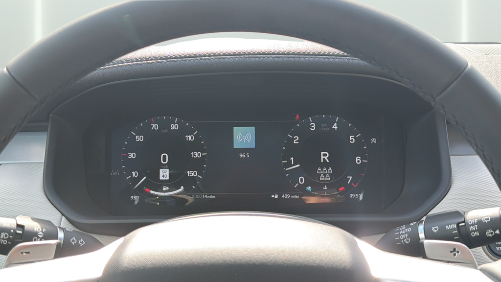 New 2026 Fuji White Land Rover Dynamic SE image 26