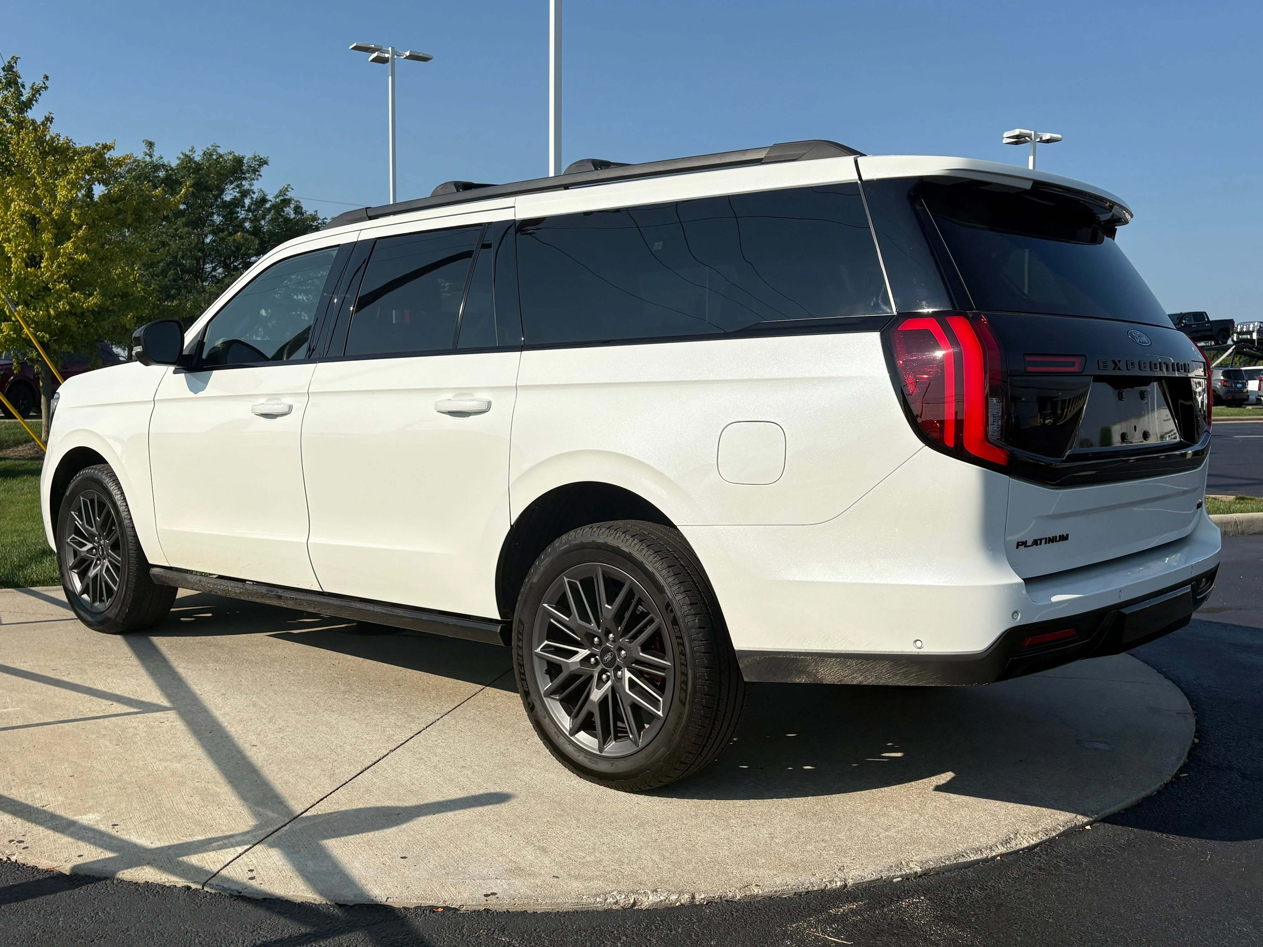 Used 2025 White Metallic Ford Platinum image 5
