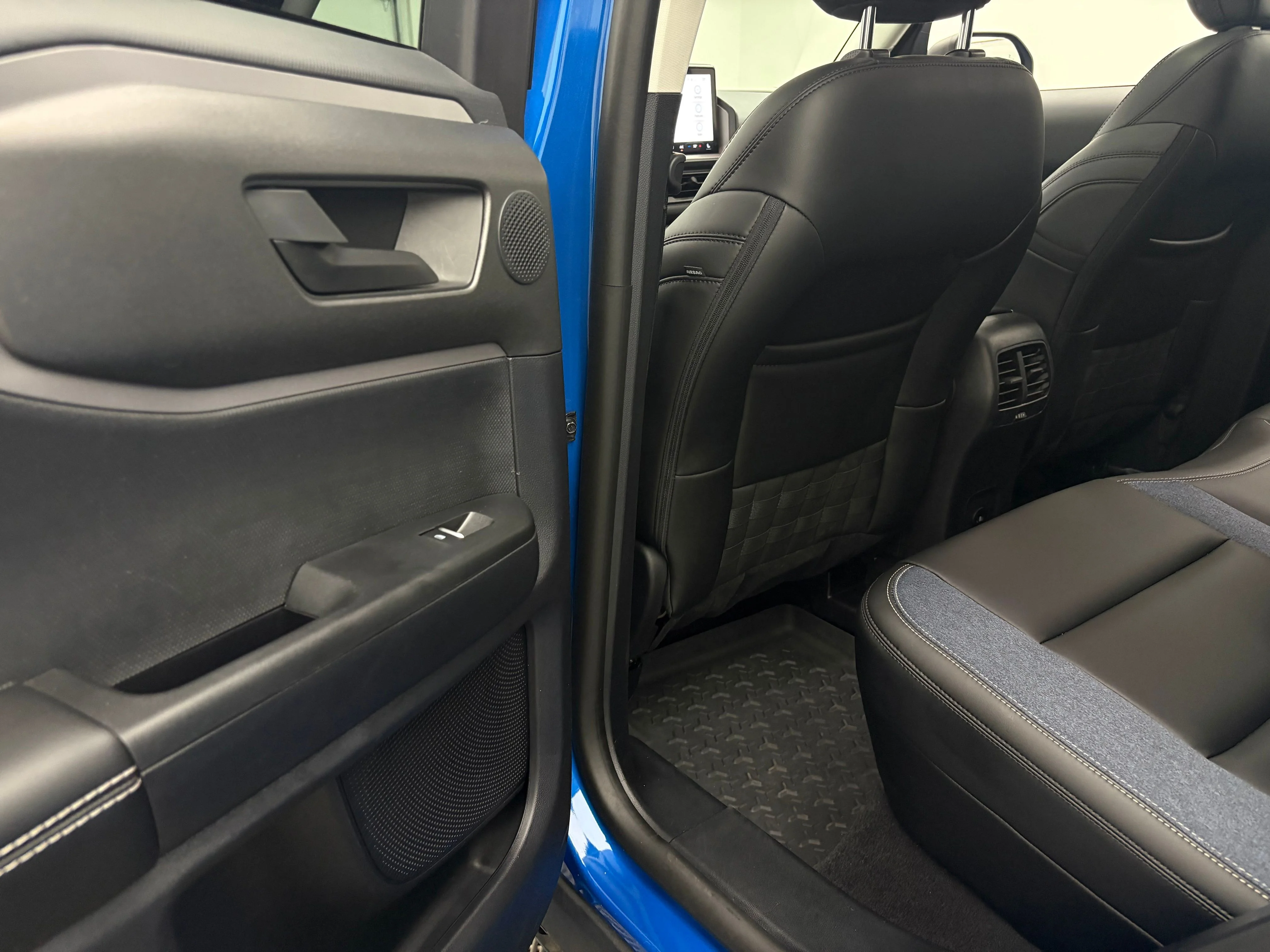 Used 2025 Blue Metallic Ford Outer Banks image 39