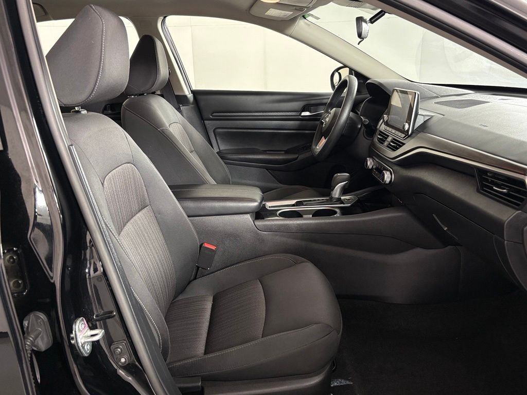 Used 2024 Black Nissan 2.5 SV image 38