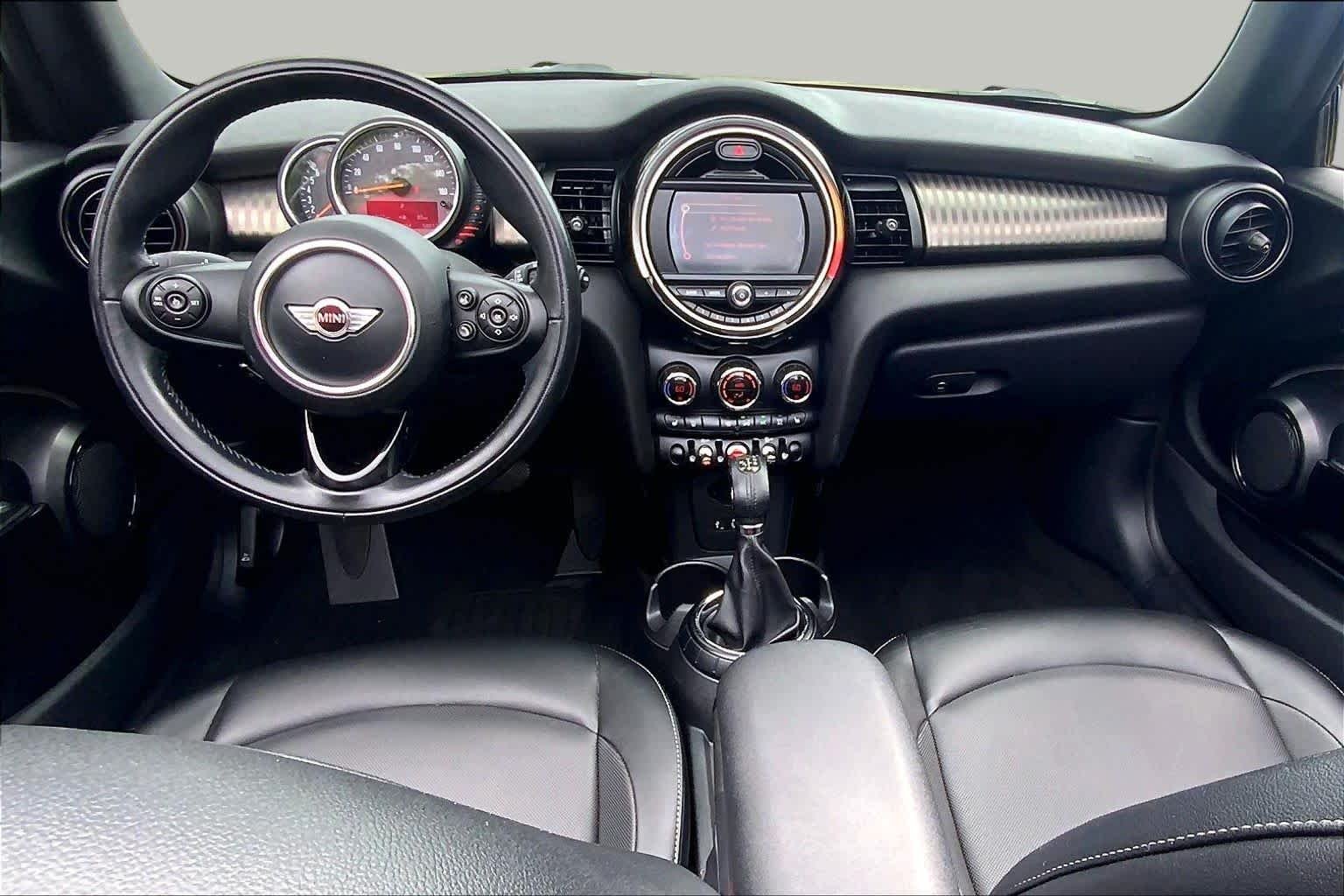 Used 2016 Electric Blue Metallic MINI  image 15