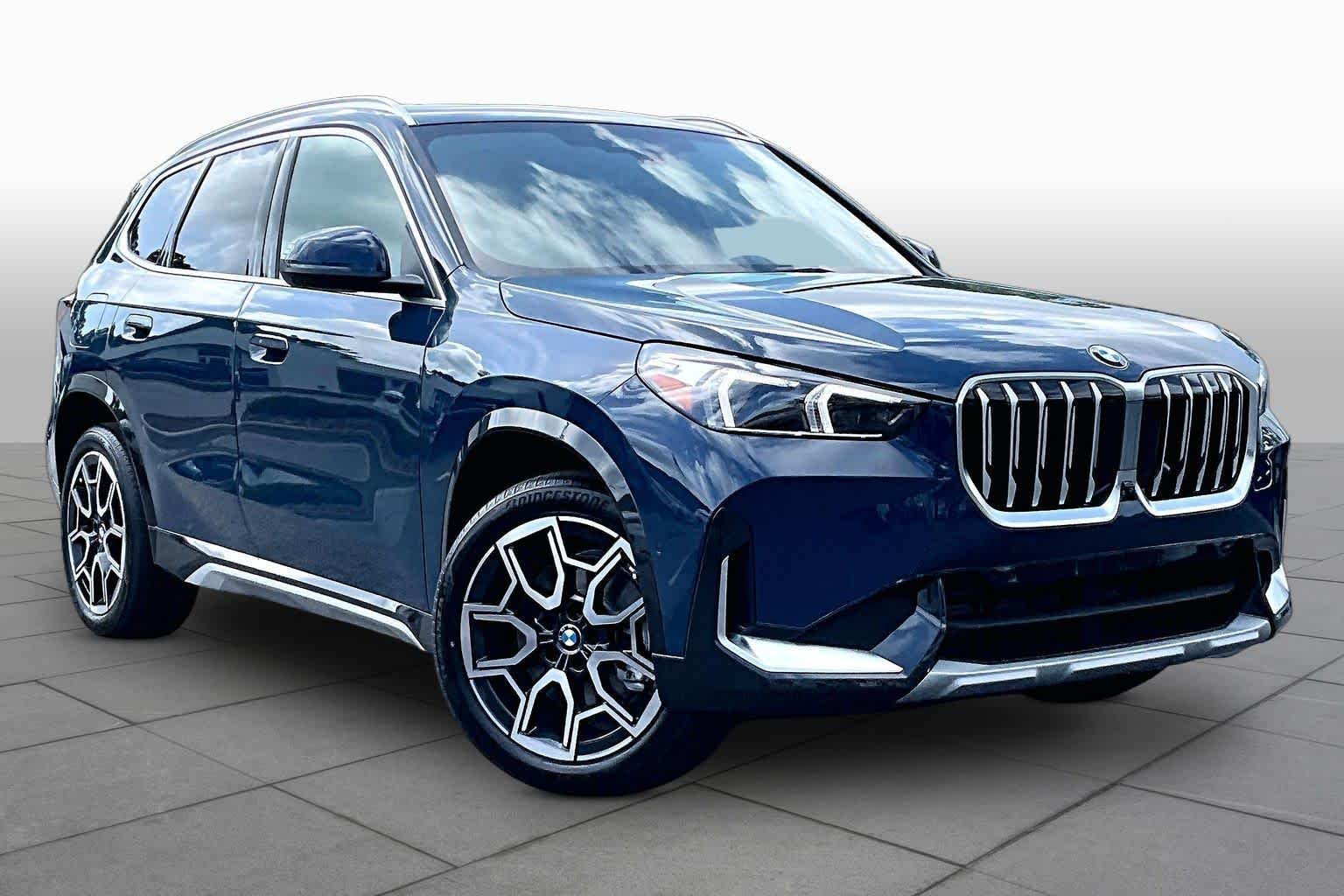 New 2026 Night Dusk Blue Metallic BMW xDrive28i image 2