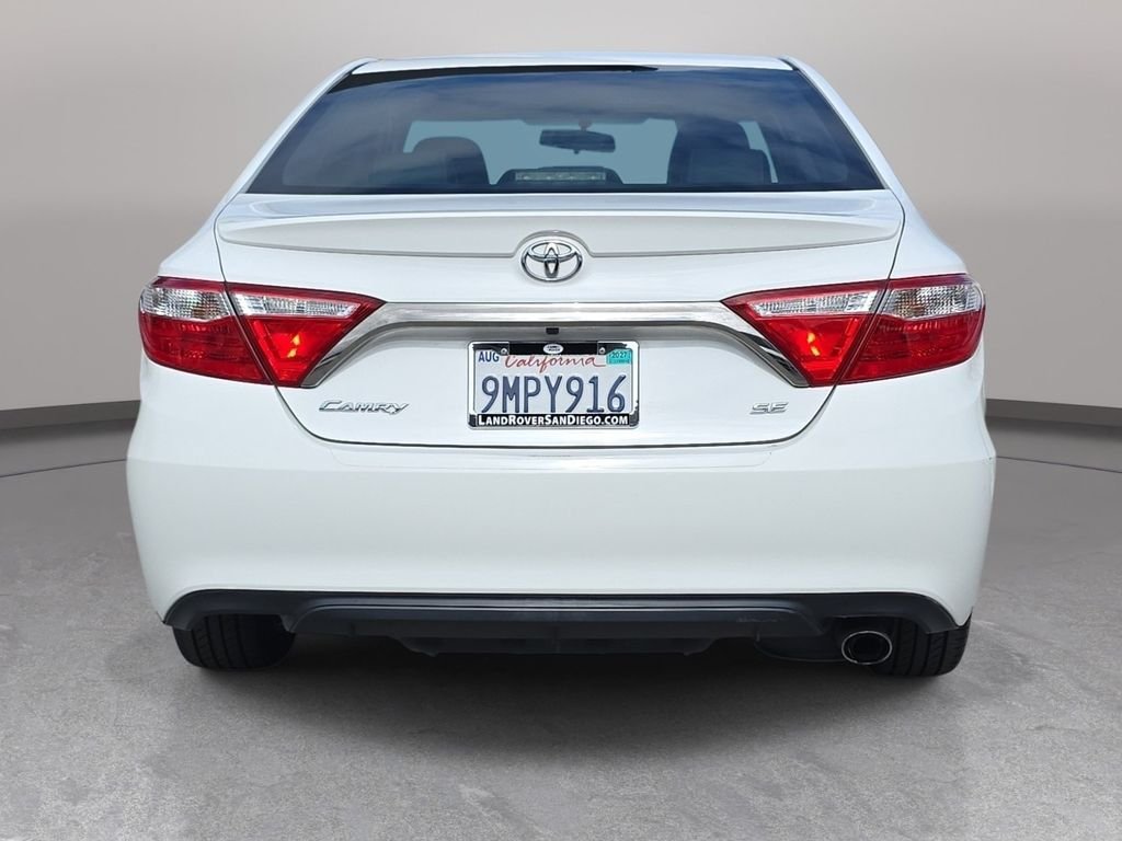 Used 2017  Toyota SE image 7