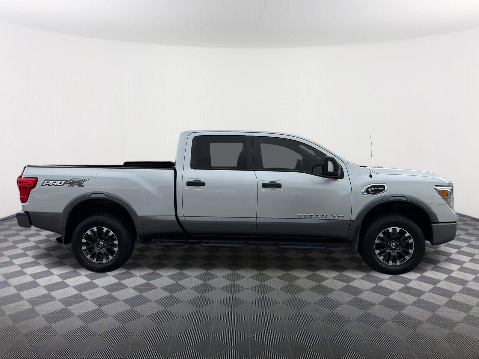 Used 2018 Brilliant Silver Nissan PRO-4X image 8