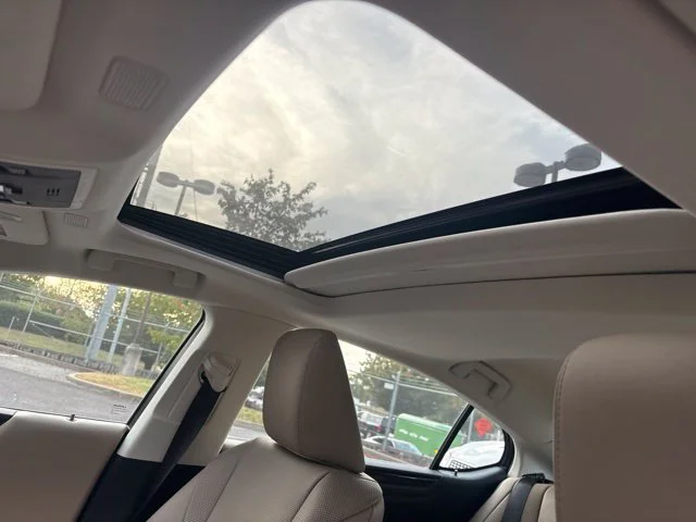 Used 2019 Blue Lexus 350 image 8