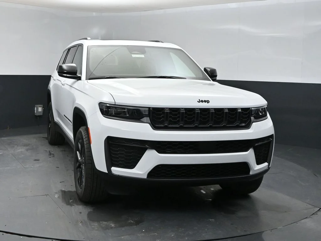 New 2026 Bright White Clear-Coat Exterior Paint Jeep Altitude image 6