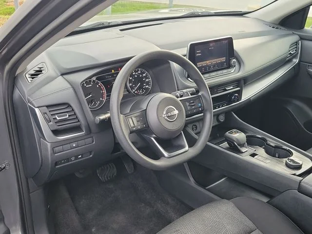 Used 2024 Gray Nissan SV image 16