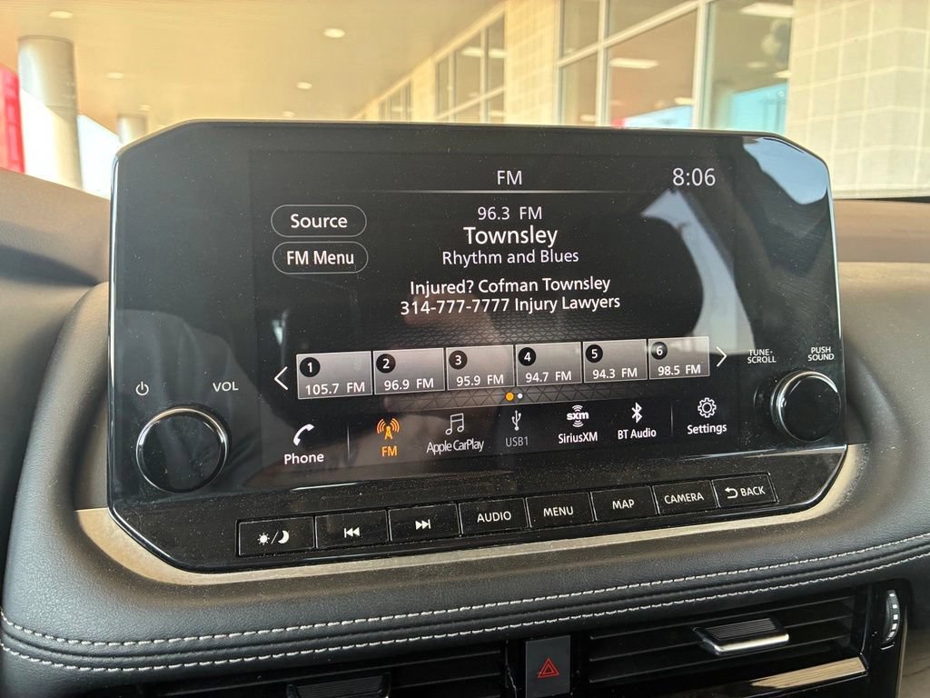 Used 2021 Gray Nissan Platinum image 26