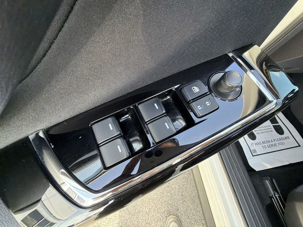 Used 2022 White Mazda Sport image 30