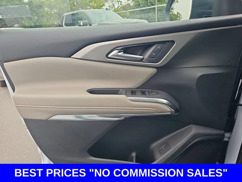 New 2026 Polar White Tricoat Chevrolet LT image 29