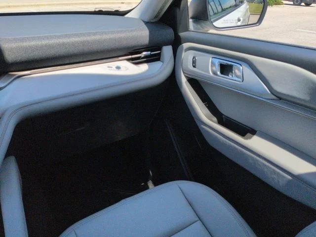 New 2026 Star White Metallic Tri-Coat Ford Active image 17