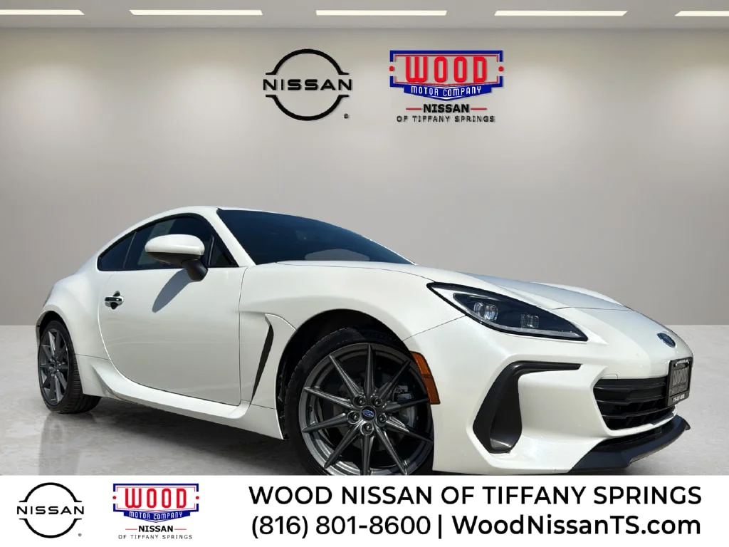 Used 2024 Crystal White Pearl Subaru Limited image 1