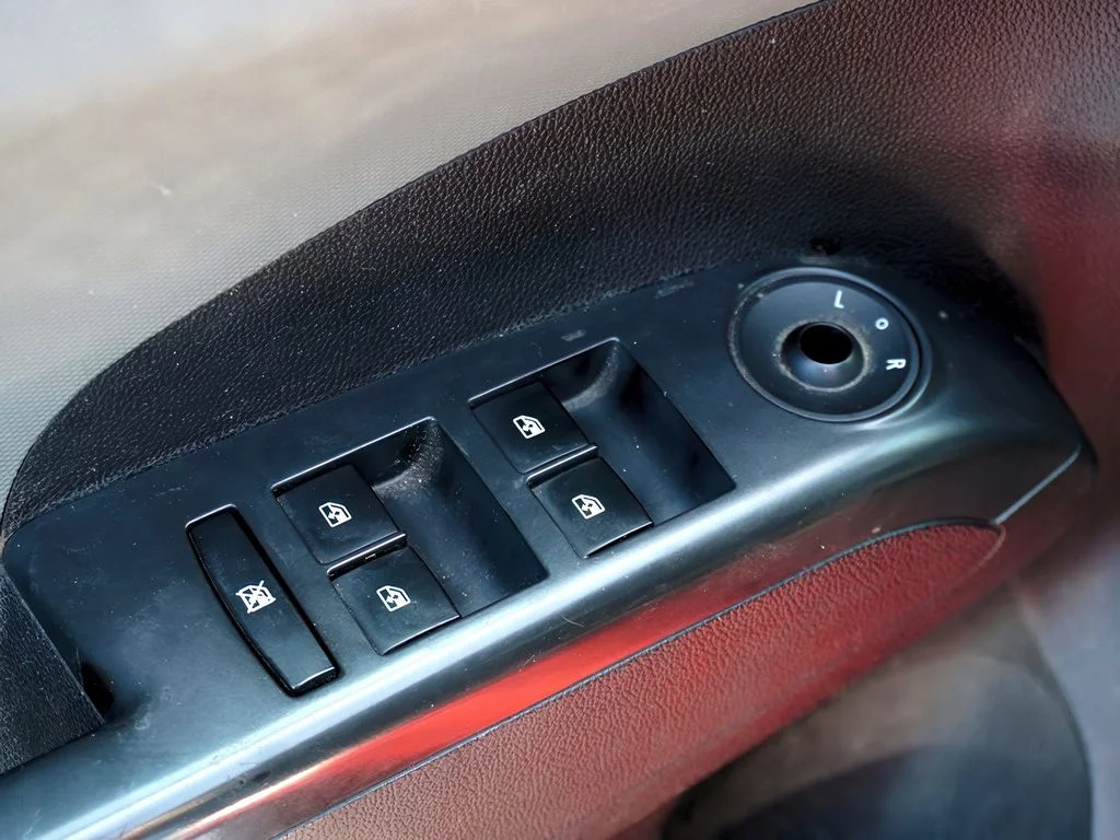 2012 Chevrolet Sonic 1LT - Photo 14