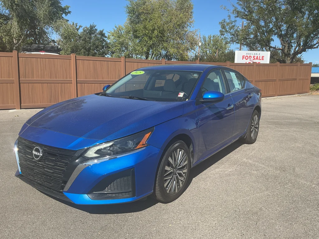 2025 Nissan Altima SV