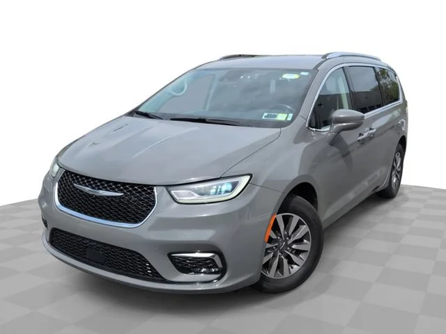 2021 Chrysler Pacifica Touring L's photo