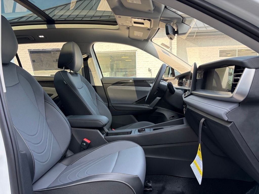 New 2026 Pure White Volkswagen 2.0T SE image 10