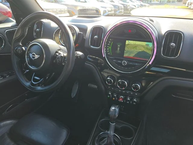 Used 2018 Chili Red MINI Base image 11