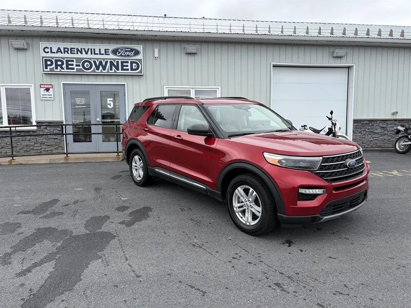 Used 2022 Red Ford XLT image 2