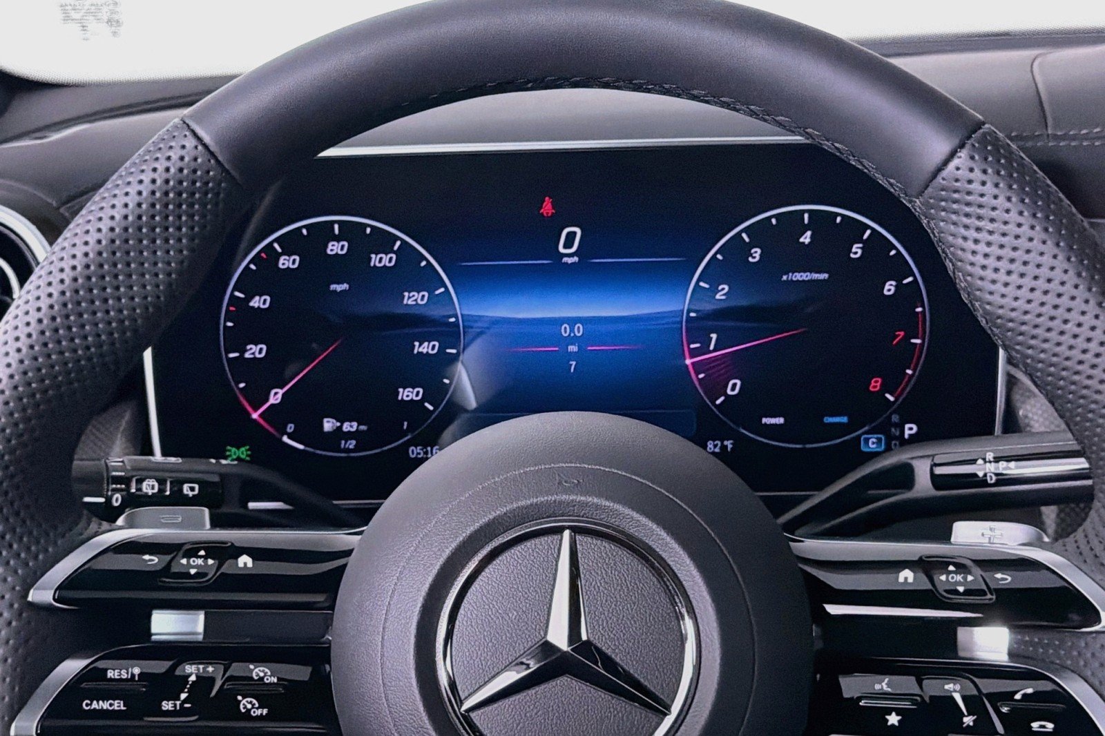 New 2026 MANUFAKTUR Patagonia Red Metallic Mercedes-Benz GLC 300 4MATIC® SUV image 18