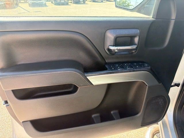 Used 2016 Silver Ice Metallic Chevrolet LT image 10