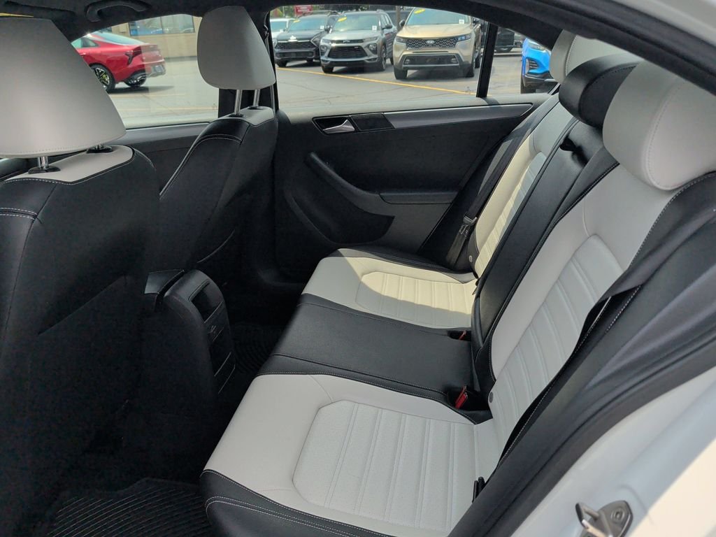 Used 2016 Pure White Volkswagen 1.8T Sport image 20