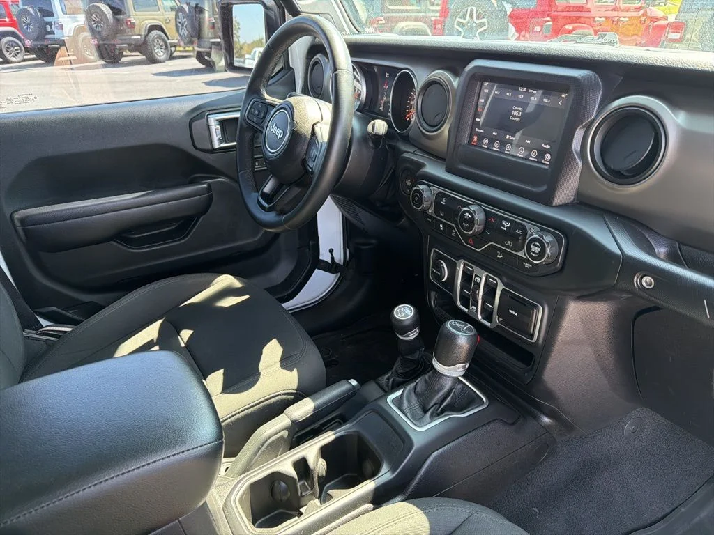 Used 2018 White Jeep Unlimited Sport S image 25