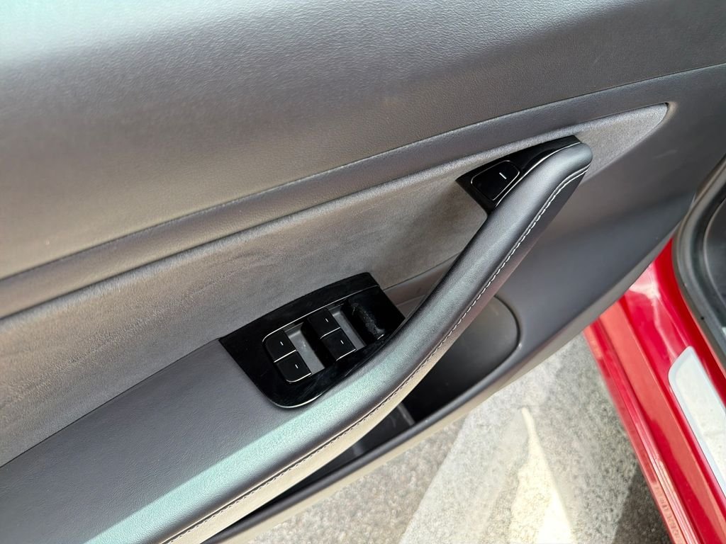 Used 2019 Red Tesla Long Range image 18