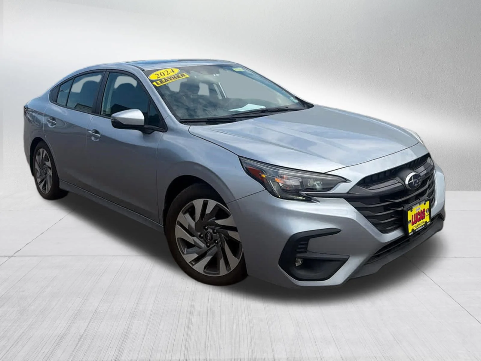 Used 2024 Ice Silver Metallic Subaru Limited image 3