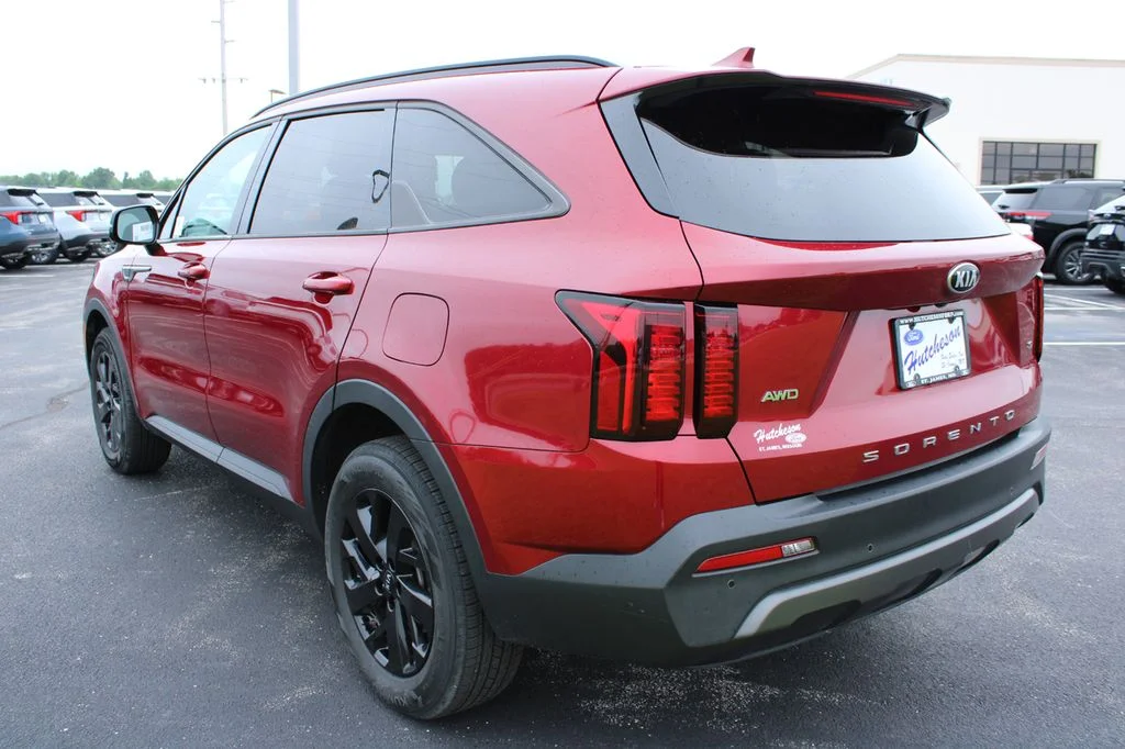 Used 2021 Passion Red Tintcoat Kia S image 6