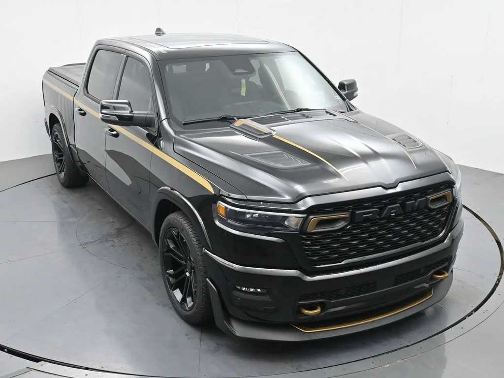 New 2026 Diamond Black Crystal Pearl-Coat Exterior Paint RAM Big Horn image 24