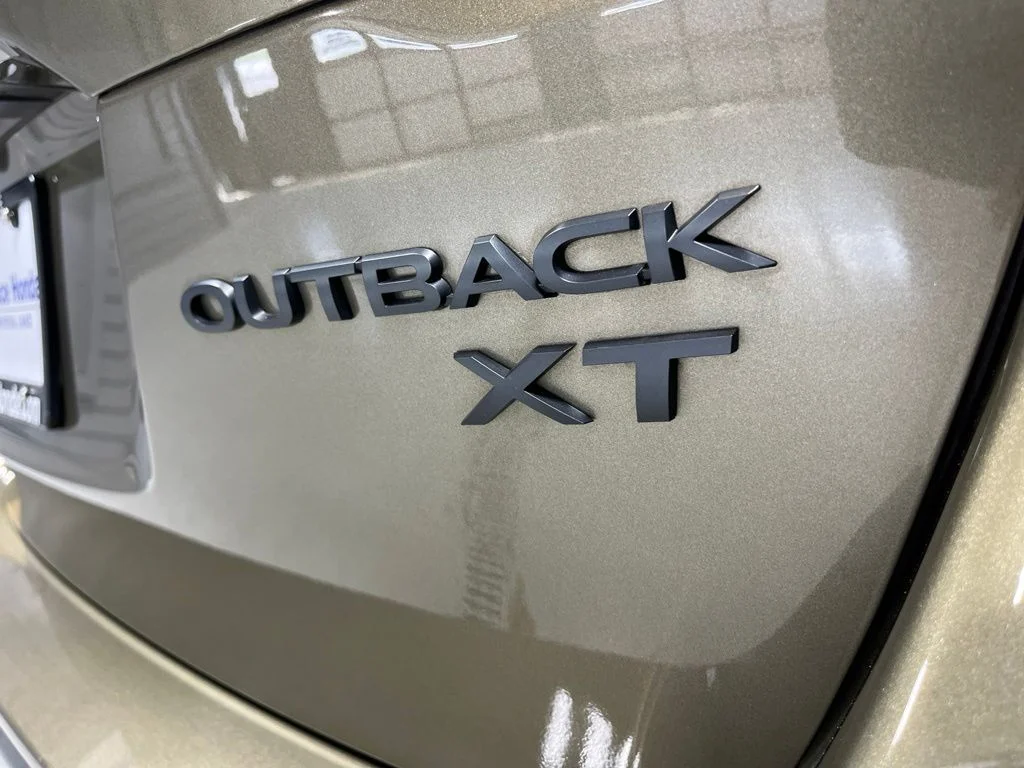 Used 2020 Green Metallic Subaru Onyx Edition XT image 34