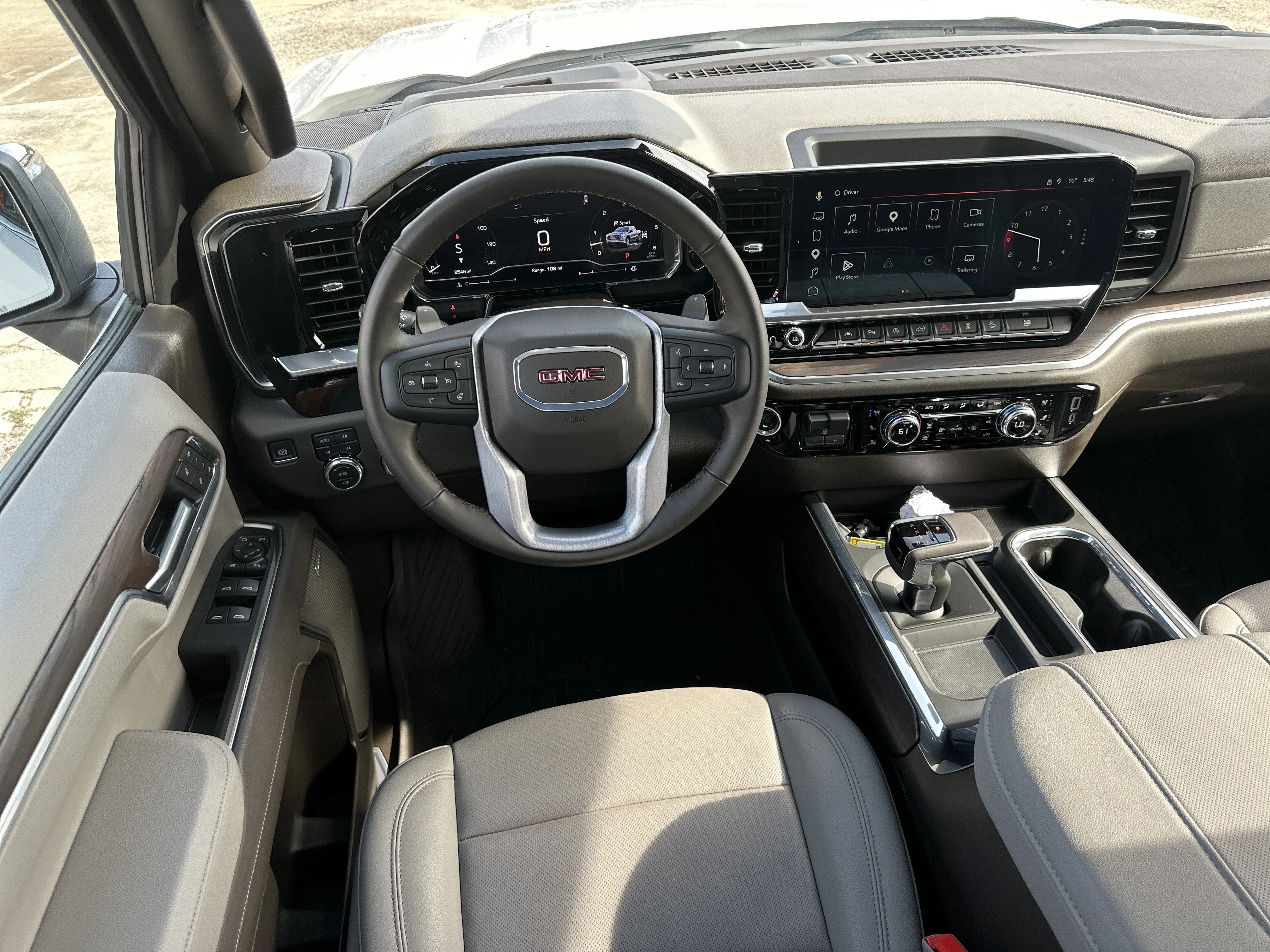 Certified Used 2025 White Frost Tricoat GMC SLT image 23