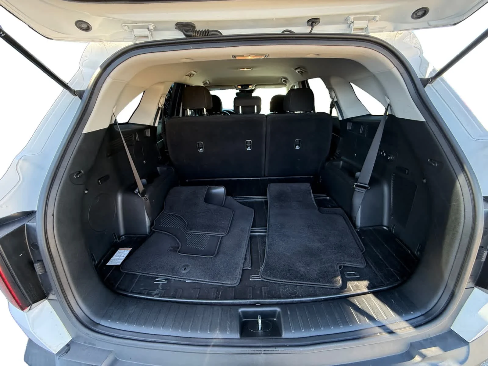 2023 Kia Sorento LX - Photo 20
