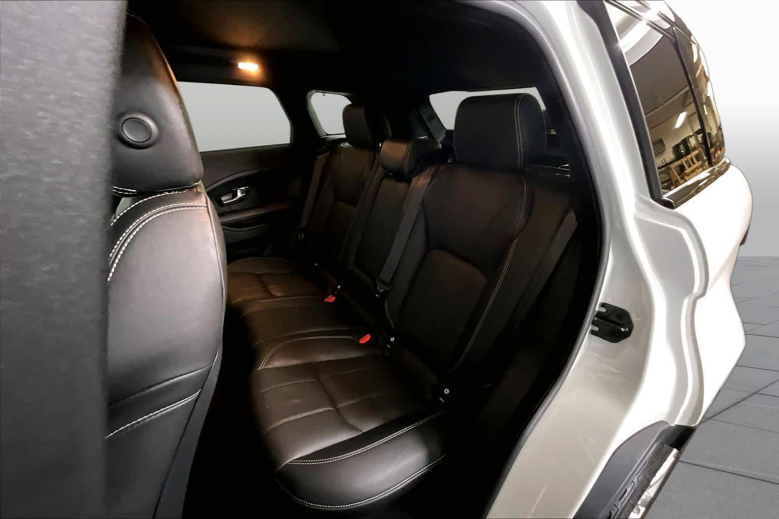 Used 2018 Fuji White Land Rover HSE image 21