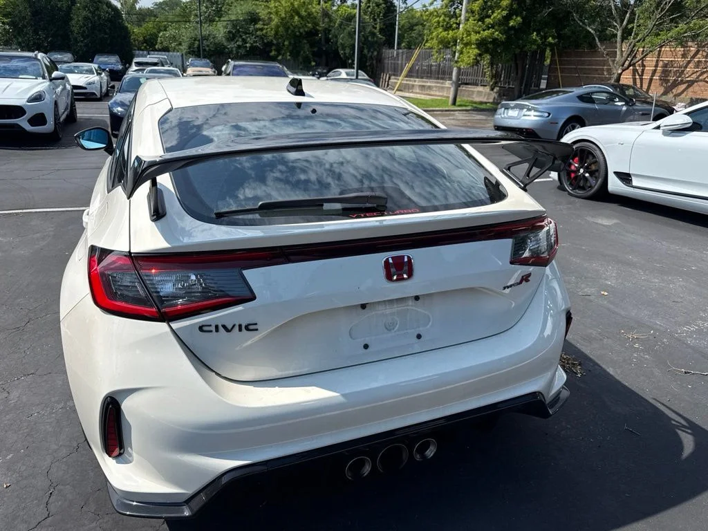 Used 2025 Championship White Honda  image 4