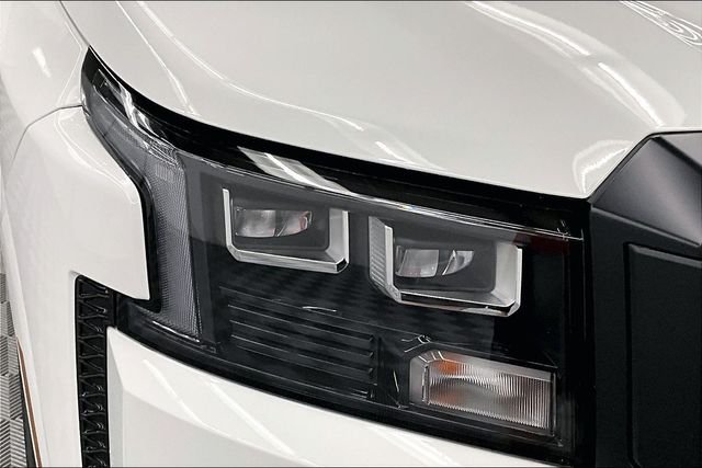 New 2026 Glacier White Nissan S image 13