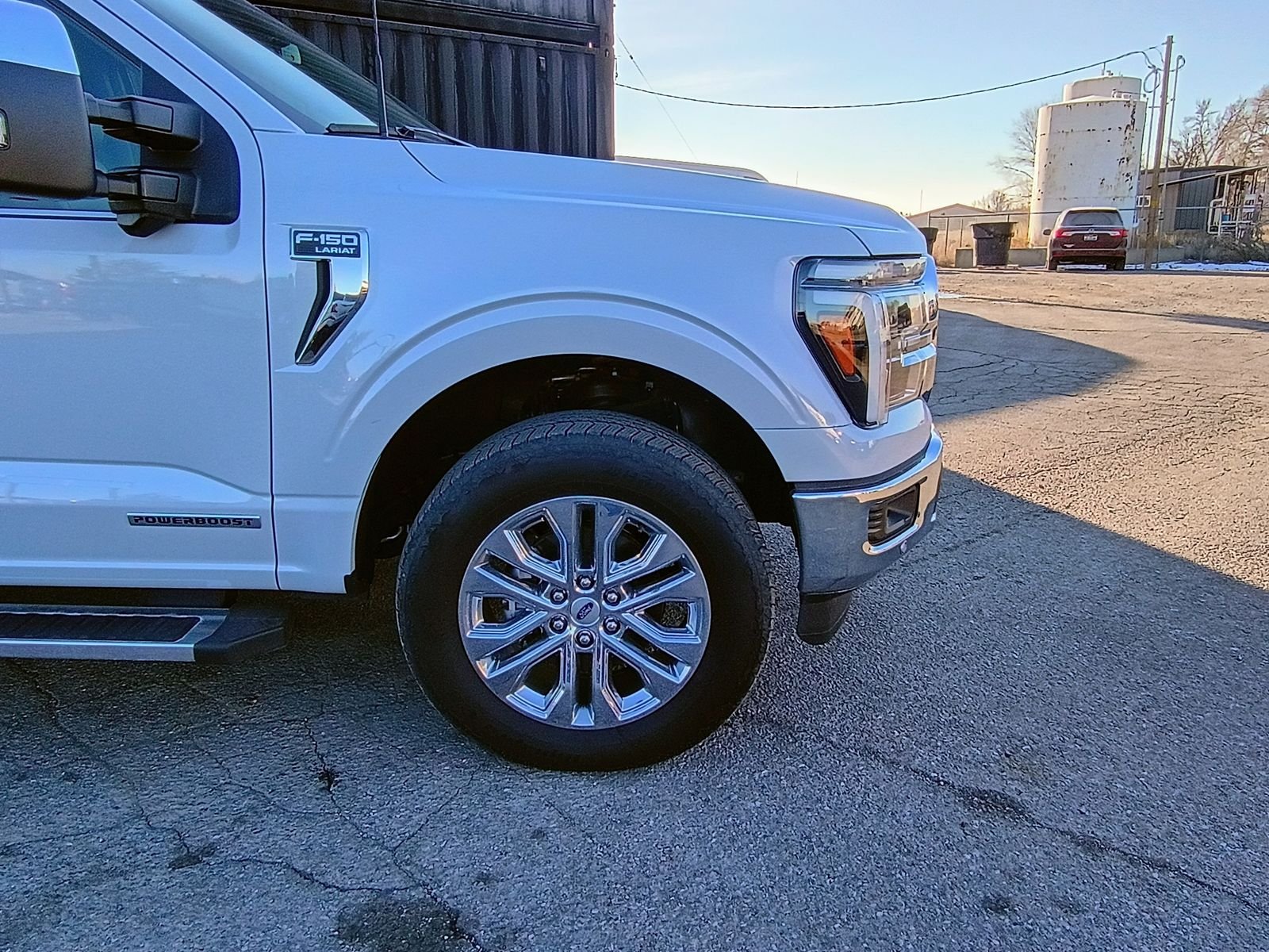 View vehicle photo 5