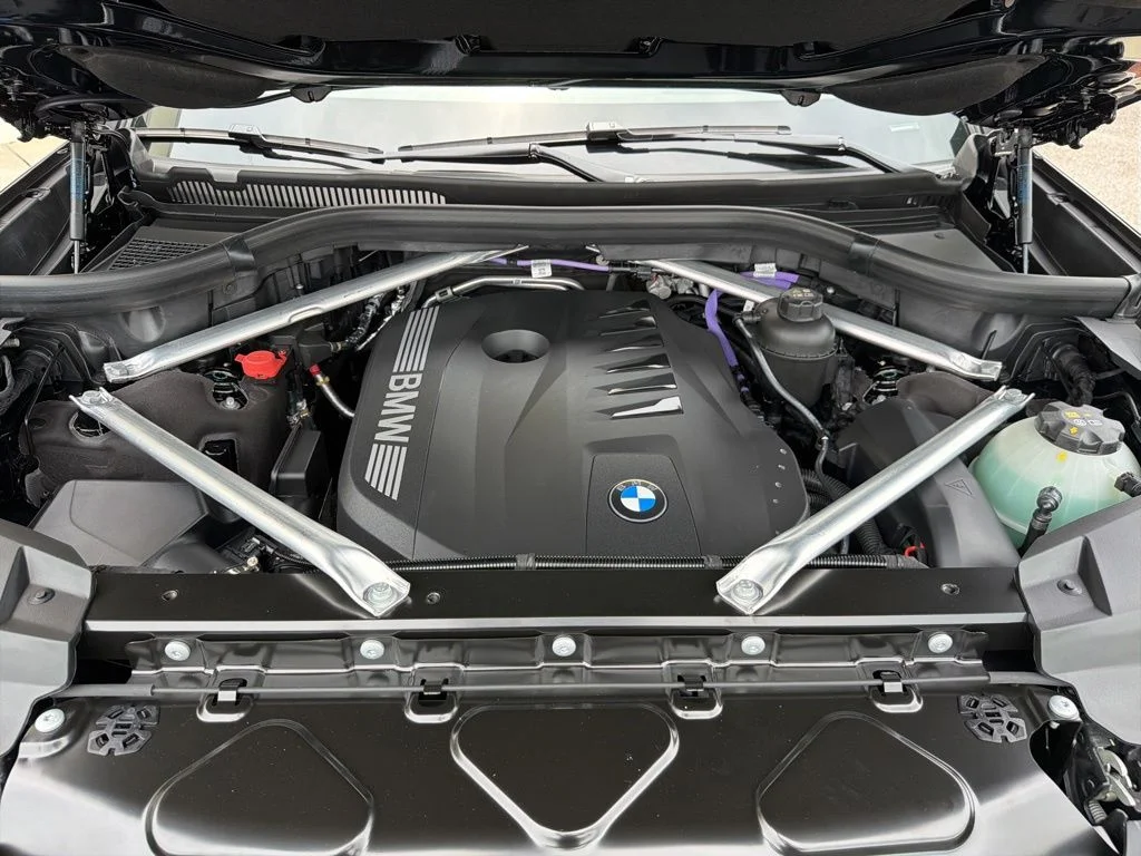 New 2027 Black Sapphire Metallic BMW xDrive40i image 13