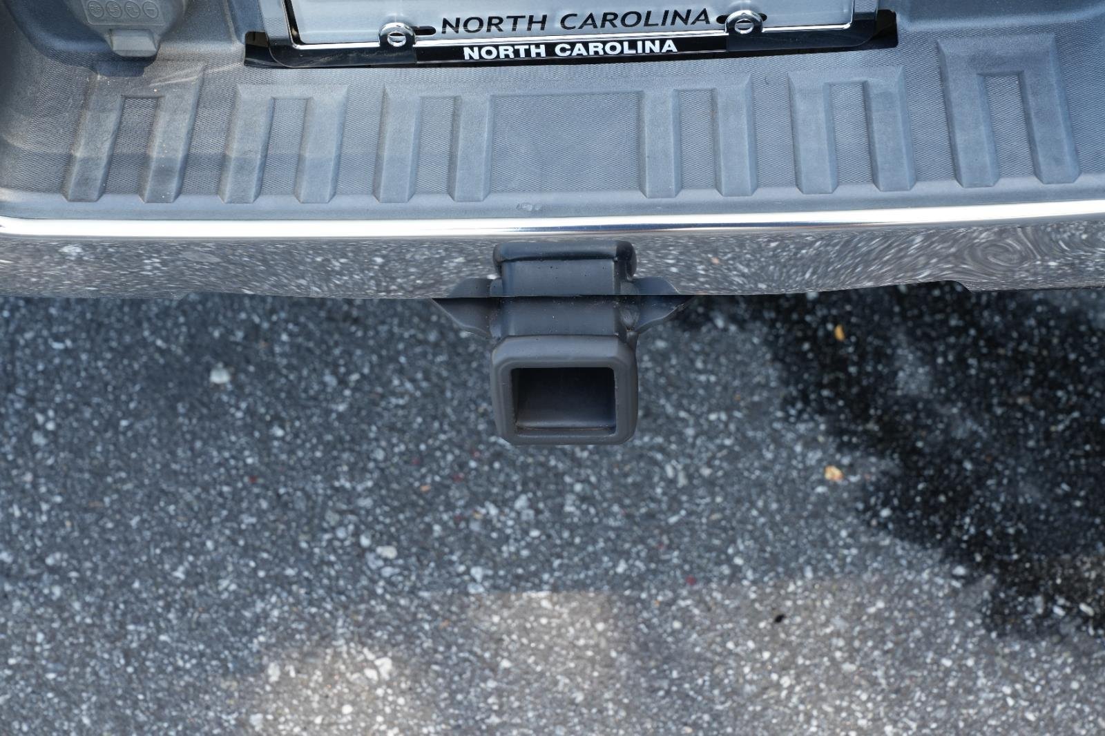 Used 2018 WHITE FROST TRICOAT GMC SLT image 12