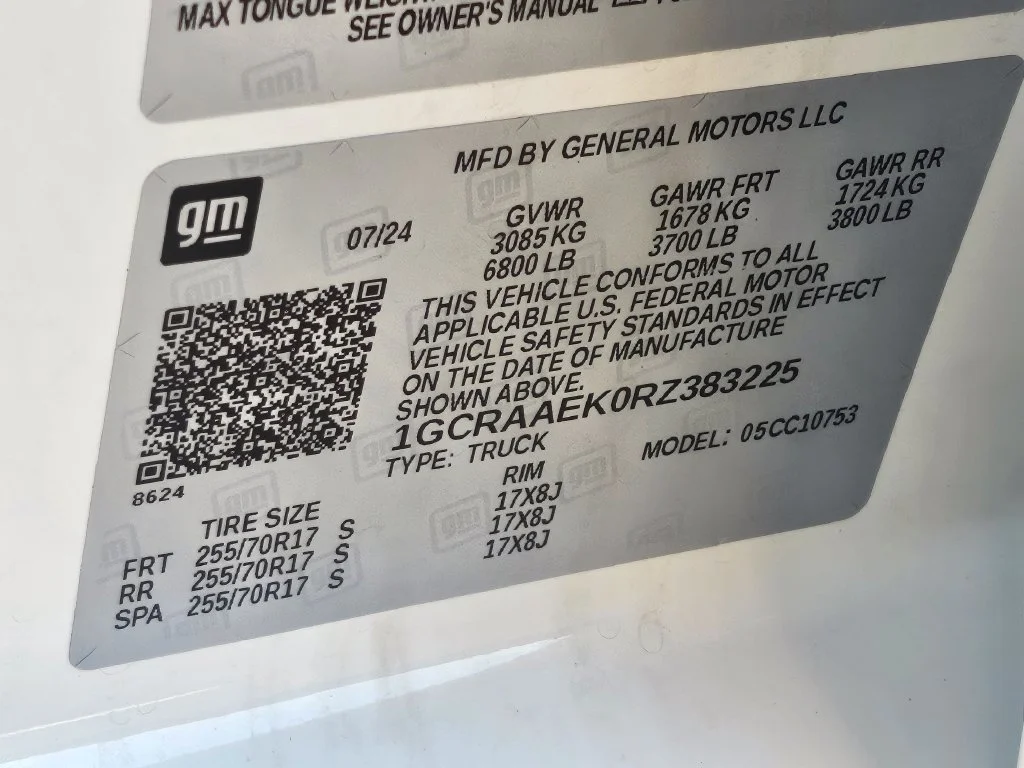 Used 2024 Summit White Chevrolet WT image 35