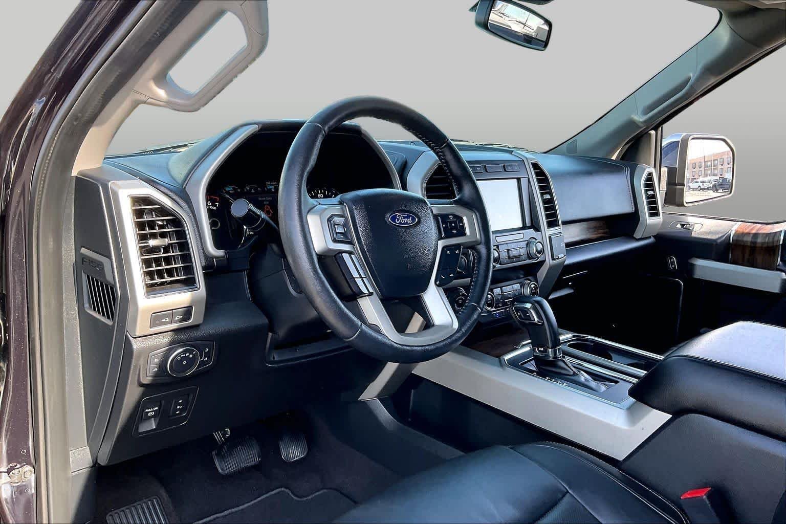 Used 2020 Agate Black Metallic Ford LARIAT image 16