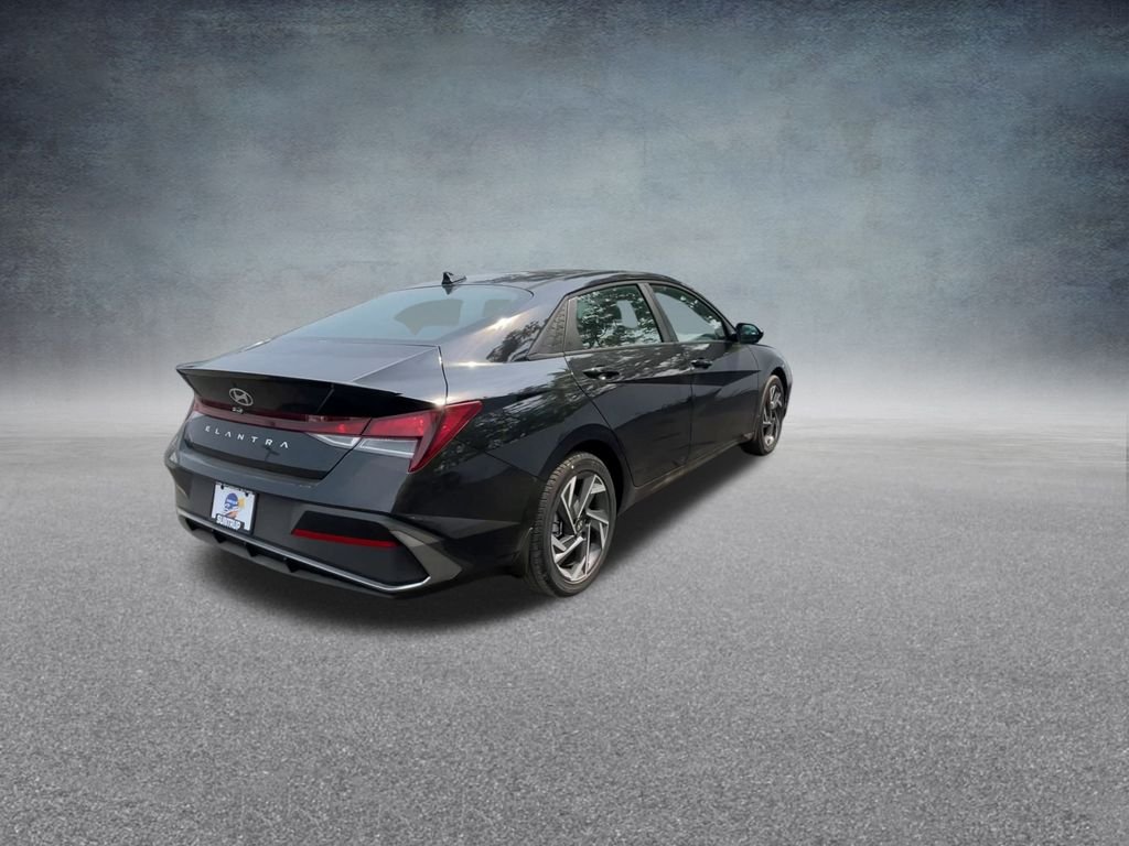 Certified Used 2025 Abyss Black Hyundai SEL Sport image 23