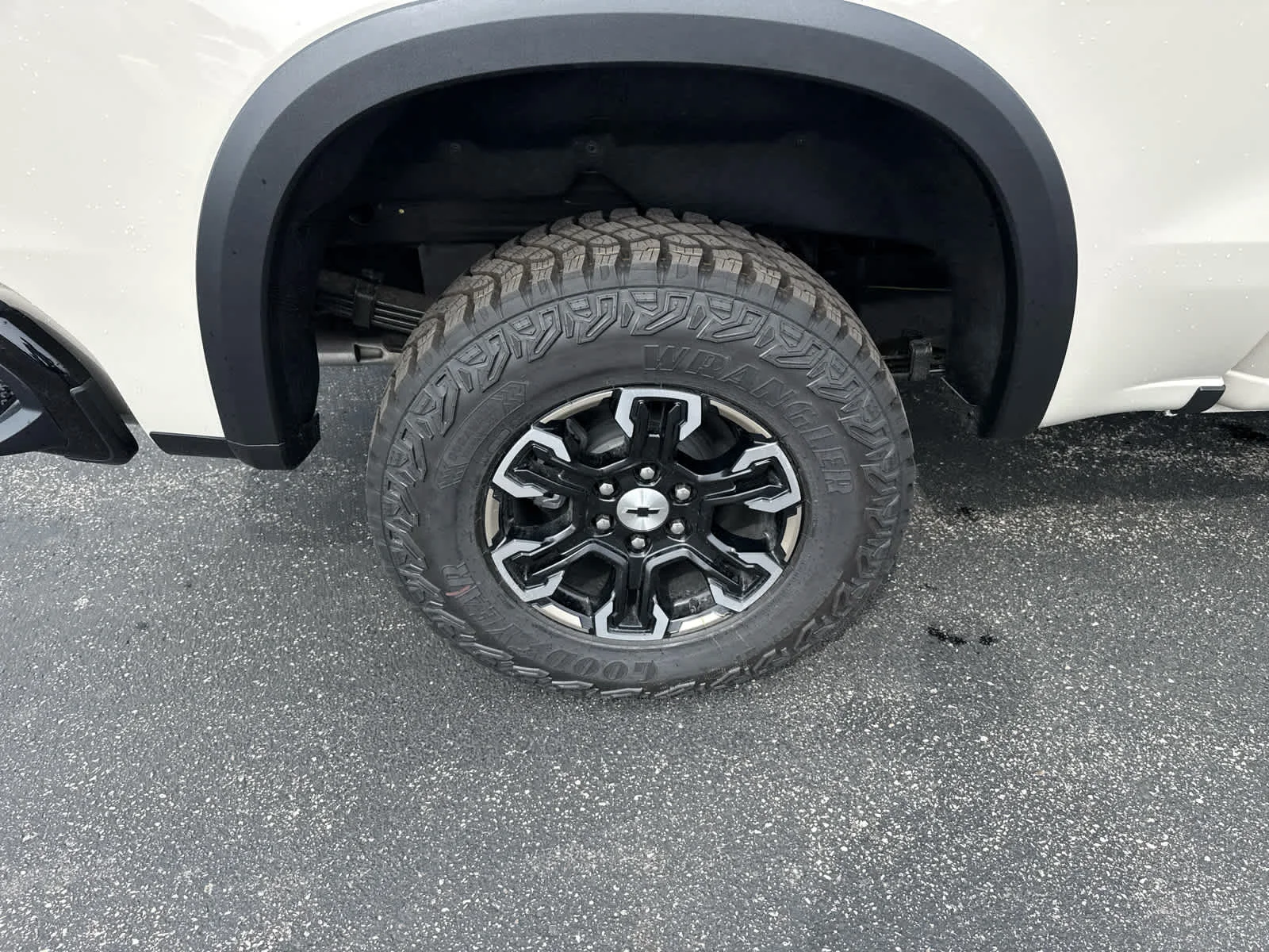 2026 Chevrolet Silverado 1500 ZR2 - Photo 14