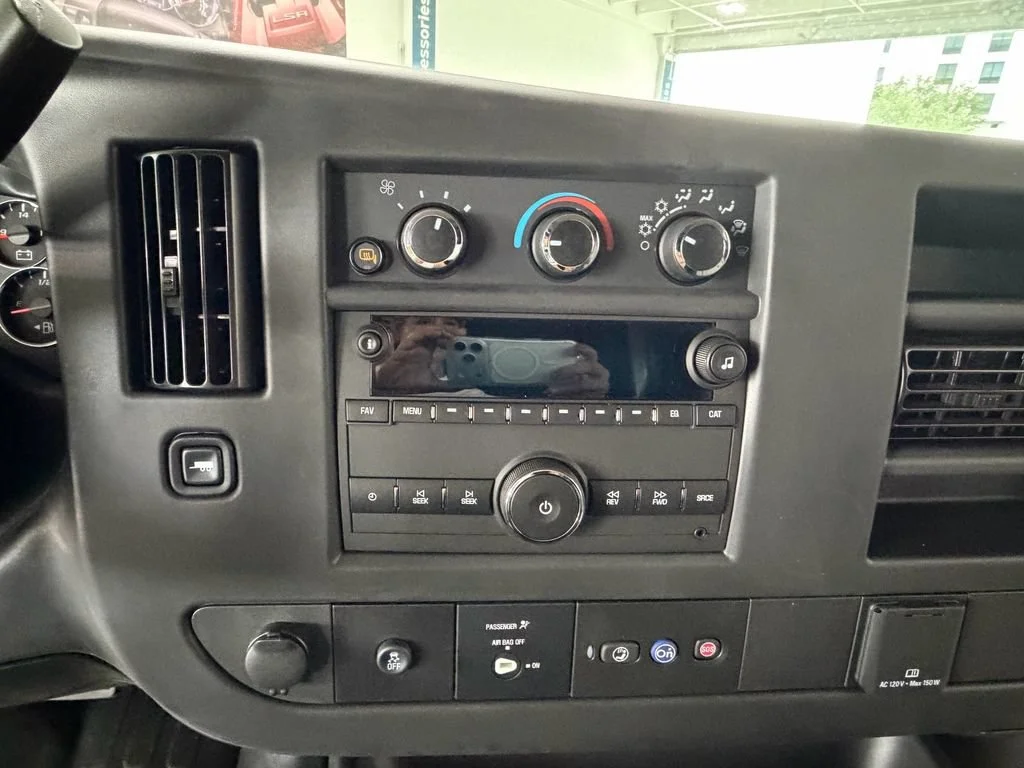 2025 Chevrolet Express Cargo Work Van - Photo 7