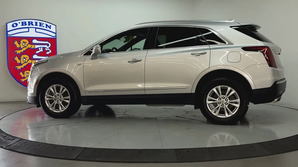Used 2020 Radiant Silver Metallic Cadillac Luxury image 7
