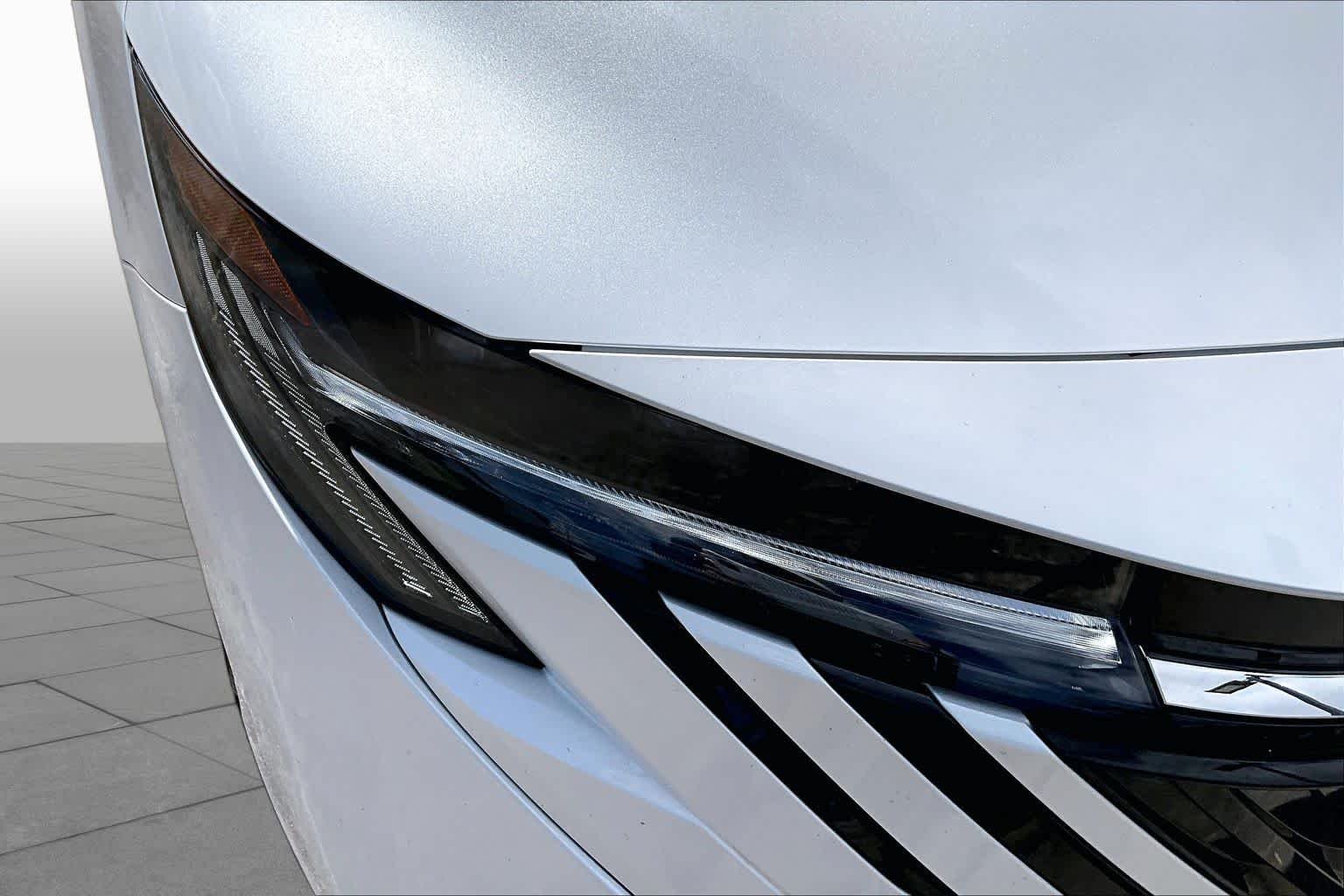 Used 2026 Aspen White Tricoat Nissan SL image 28