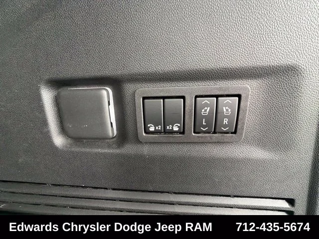 Used 2023 Gray Chevrolet RST image 34